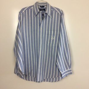 NAUTICA LONG SLEEVES BUTTON DOWN SHIRT.